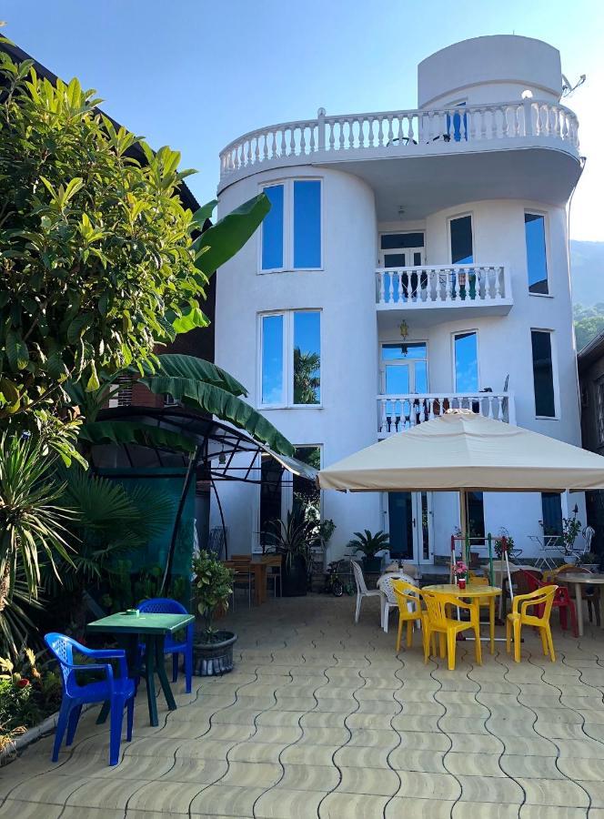 Emiliya Guest House Gagra Eksteriør billede