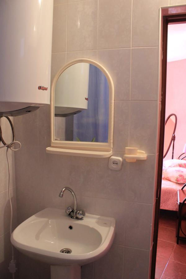 Emiliya Guest House Gagra Eksteriør billede