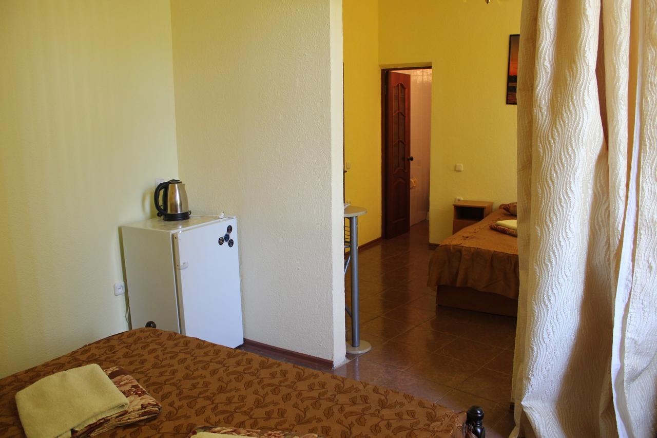Emiliya Guest House Gagra Eksteriør billede