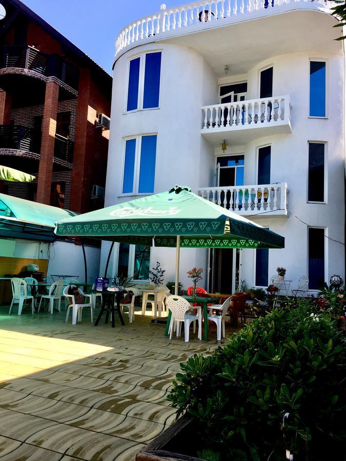 Emiliya Guest House Gagra Eksteriør billede