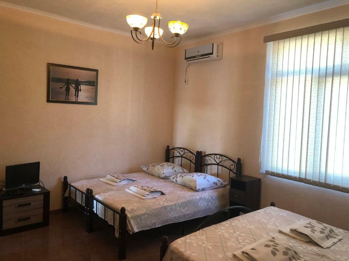 Emiliya Guest House Gagra Eksteriør billede