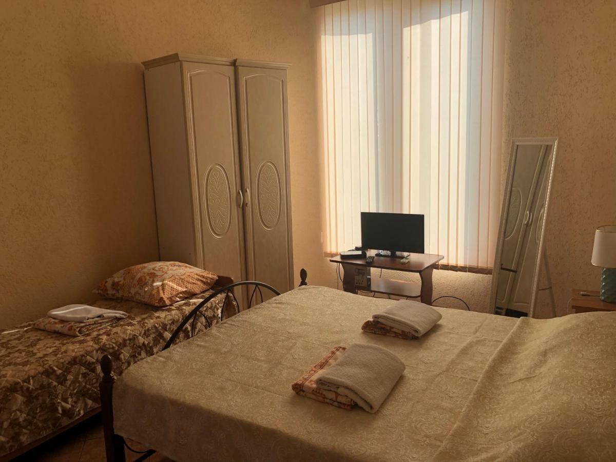 Emiliya Guest House Gagra Eksteriør billede