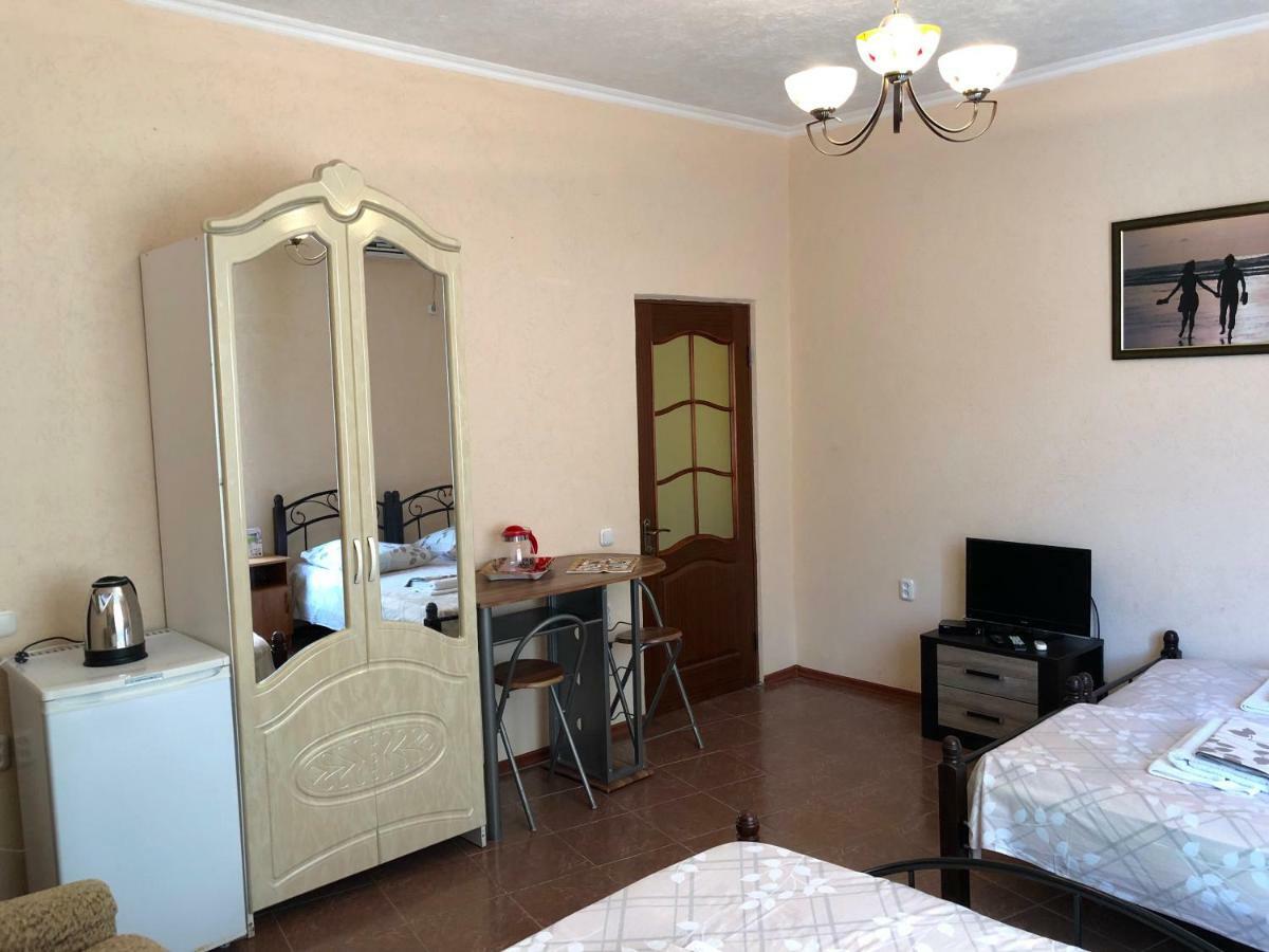 Emiliya Guest House Gagra Eksteriør billede