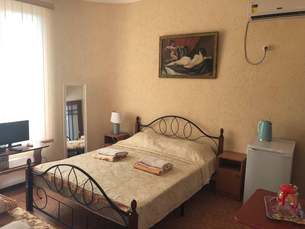 Emiliya Guest House Gagra Eksteriør billede