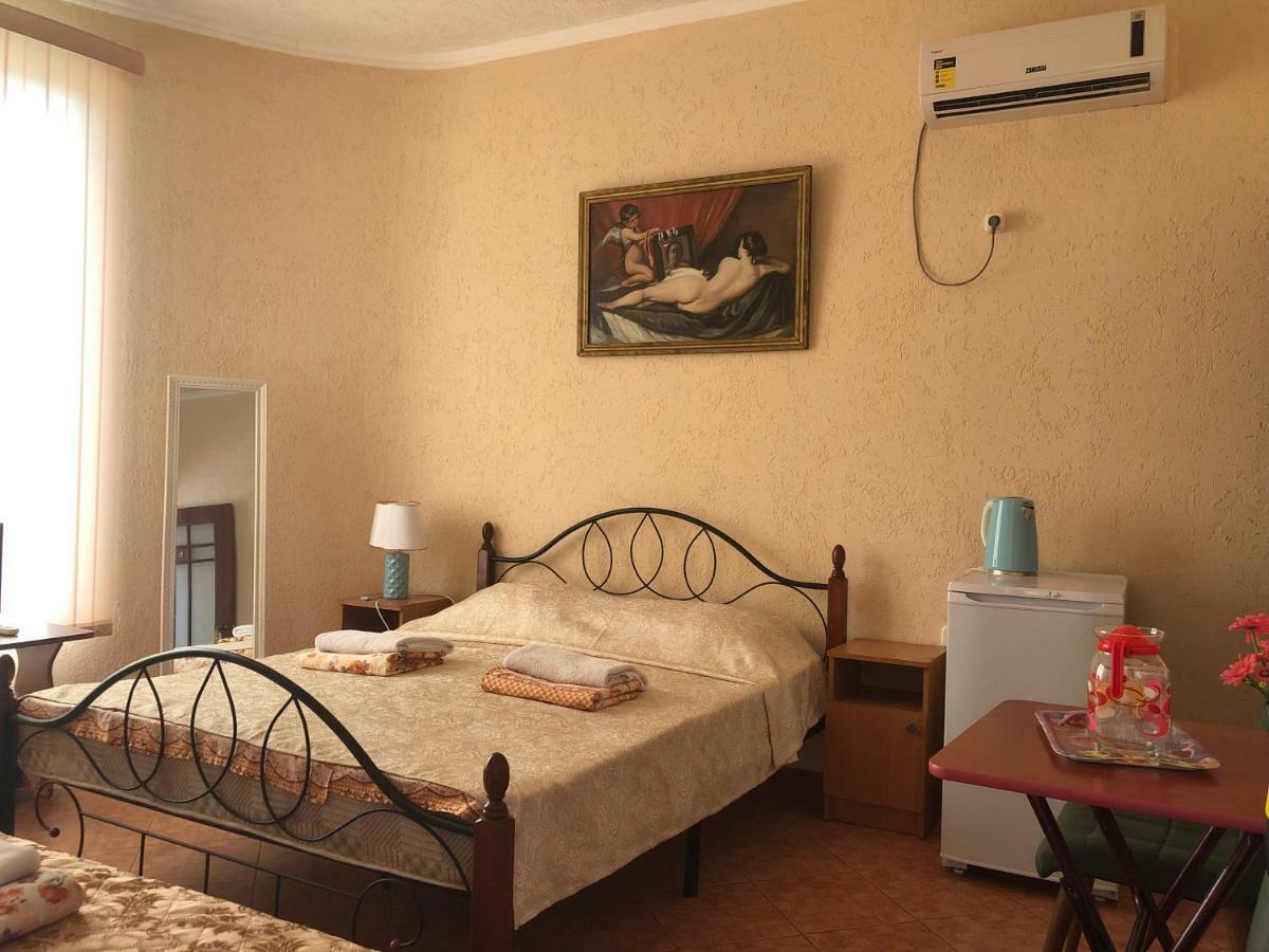 Emiliya Guest House Gagra Eksteriør billede